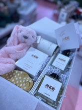 Load image into Gallery viewer, BABY HAMPERS