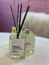 Load image into Gallery viewer, PISTACHIO GELATO ROOM DIFFUSER
